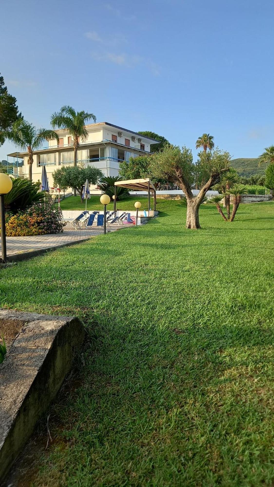 Hotel La Tombola Agropoli Exterior photo